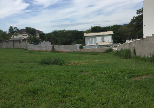 imóvel com 710m²