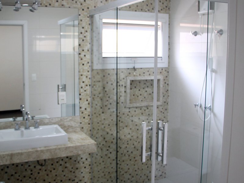 Casa à venda Vila Esperia Ou Giglio com 440m² e 4 quartos por R$ 1.290.000 - 1194078260-16-banheiro-intimo-quartos.jpg