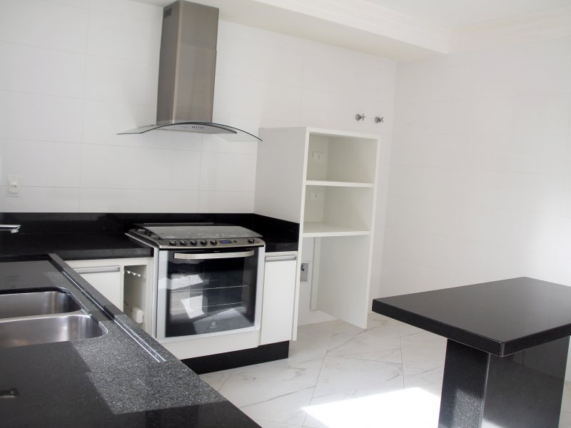 Casa à venda Vila Esperia Ou Giglio com 440m² e 4 quartos por R$ 1.290.000 - 1538752730-11-cozinha-detalhe-espacos-geladeira-e-maquina-de-lavar-loucas.jpg