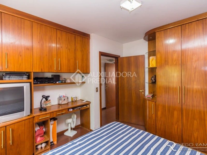 Apartamento à venda Petrópolis com 96m² e 2 quartos por R$ 470.000 - 1096922168-quarto-2-vista.jpg