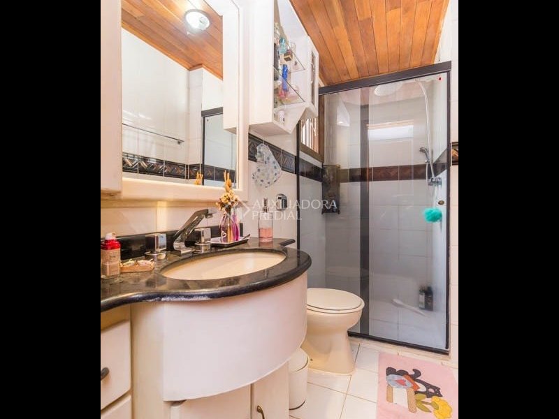 Apartamento à venda Petrópolis com 96m² e 2 quartos por R$ 470.000 - 449307770-banheiro.jpg