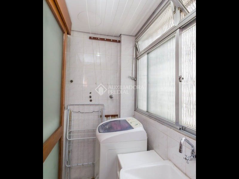 Apartamento à venda Petrópolis com 96m² e 2 quartos por R$ 470.000 - 994958737-lavanderia.jpg