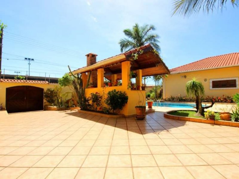 imóvel com 200m² - Parque Turistico - Peruíbe