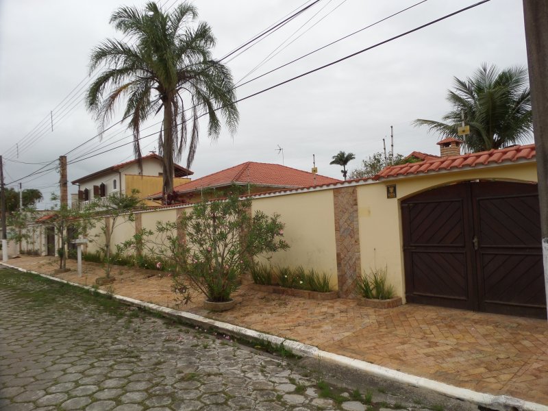 imóvel com 200m² - Parque Turistico - Peruíbe