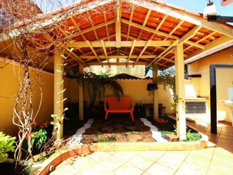 imóvel com 200m² - Parque Turistico - Peruíbe