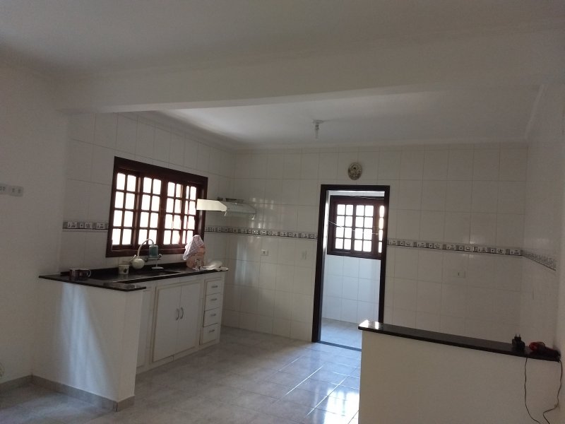 Casa à venda Jardim Vila Galvão com 210m² e 3 quartos por R$ 630.000 - 1360544020-cozinha.jpg