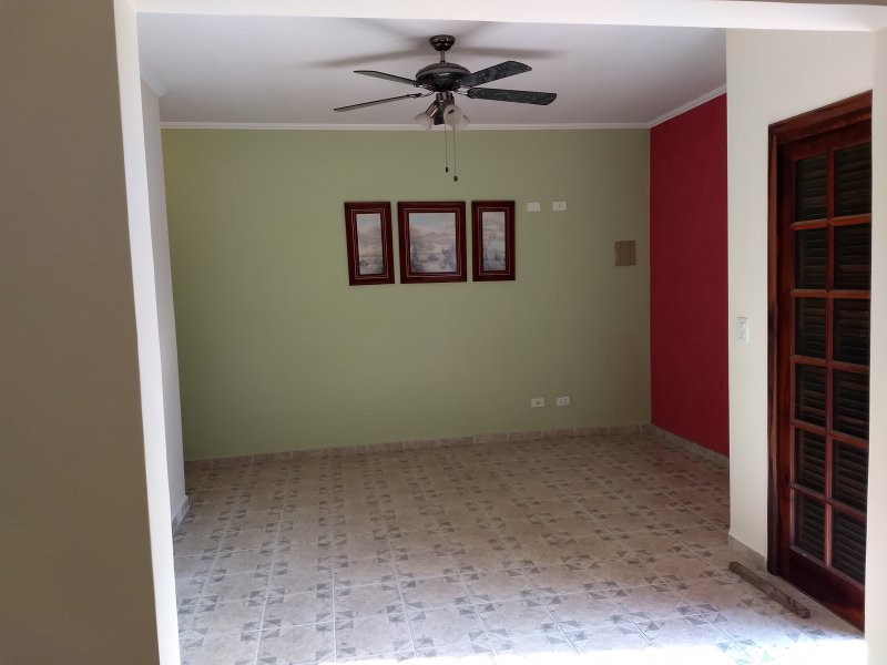 Casa à venda Jardim Vila Galvão com 210m² e 3 quartos por R$ 630.000 - 216895593-suite.jpg