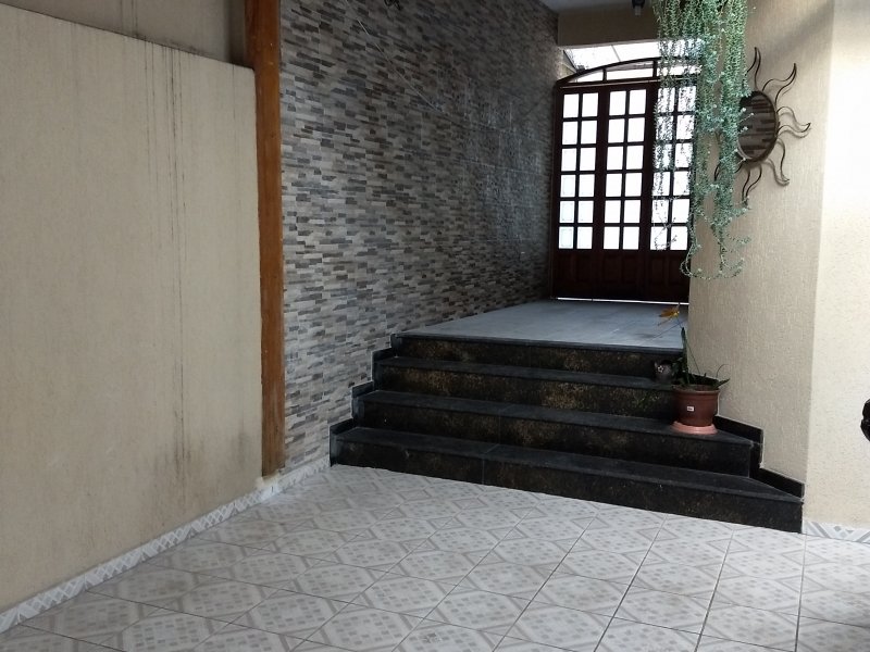 Casa à venda Jardim Vila Galvão com 210m² e 3 quartos por R$ 630.000 - 726000332-garagem.jpg