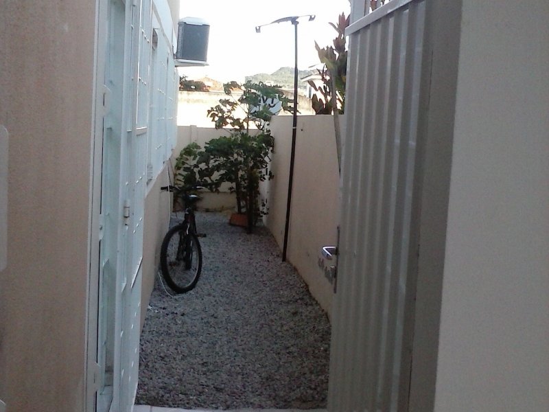 Apartamento à venda Ingleses do Rio Vermelho com 55m² e 2 quartos por R$ 130.000 - 321704728-cam00667.jpg