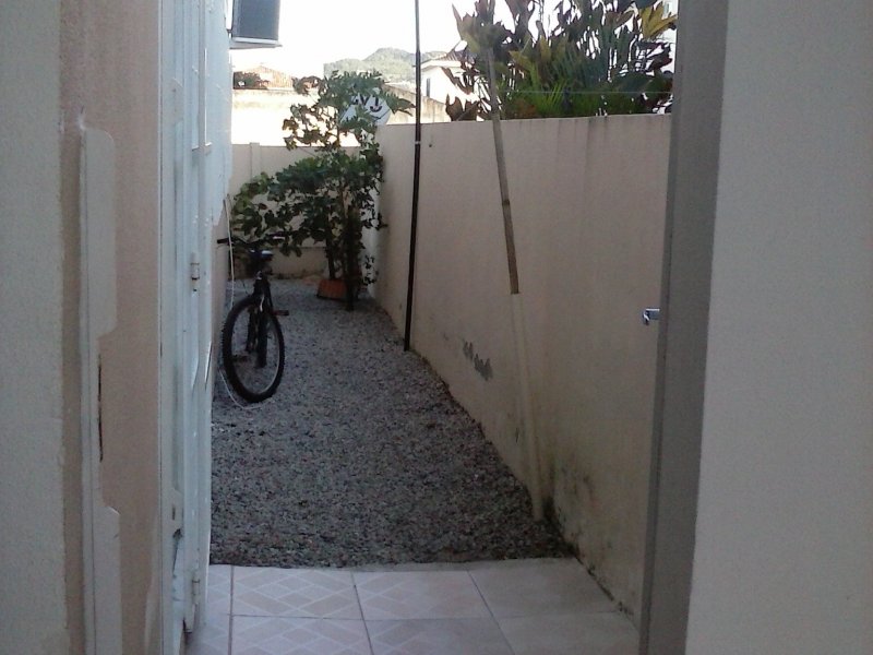 Apartamento à venda Ingleses do Rio Vermelho com 55m² e 2 quartos por R$ 130.000 - 39093115-cam00666.jpg