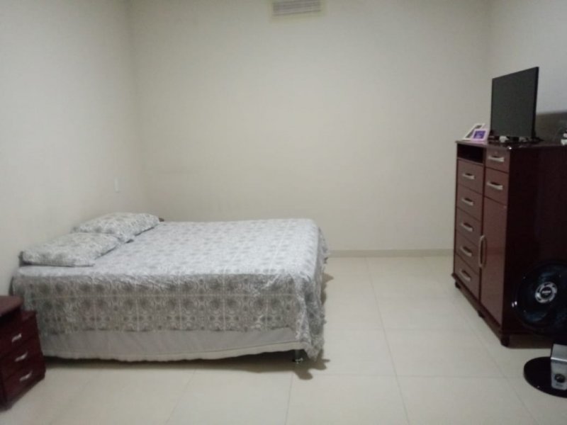 Casa de condomínio à venda Água branca com 220m² e 3 quartos por R$ 689.000 - 1605396757-280ed643-9edb-4b43-b2c2-02bee243eb56.jpg