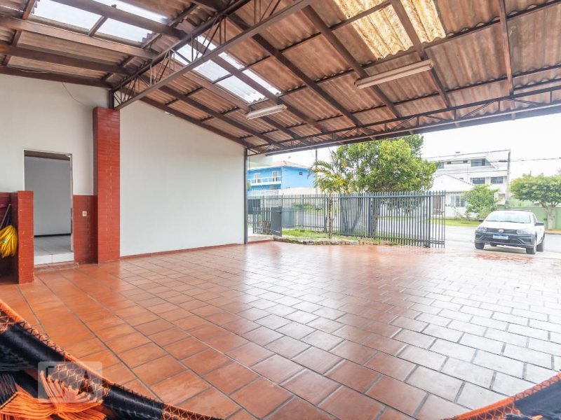 Casa à venda Novo Mundo com 230m² e 4 quartos por R$ 950.000 - 1085486225-18-garagem.jpg