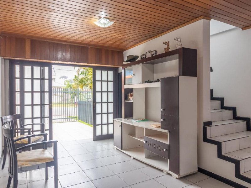 Casa à venda Novo Mundo com 230m² e 4 quartos por R$ 950.000 - 986627573-2-cozinhaaaaa.jpg