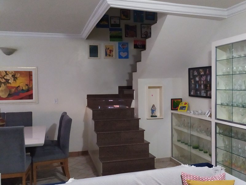 Casa à venda Riacho Fundo II-3A Etapa com 160m² e 4 quartos por R$ 890.000 - 307011638-foto-sala-visita-frente-a-escada.jpg