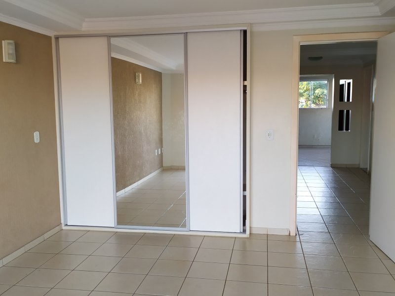 Casa à venda Riacho Fundo II-3A Etapa com 160m² e 4 quartos por R$ 890.000 - 417896505-foto-quarto-casal-com-armario.jpg