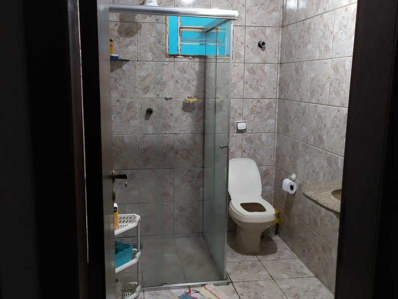 Casa à venda Riacho Fundo II-3A Etapa com 160m² e 4 quartos por R$ 890.000 - 654220551-foto-banheiro-social-piso-superior-1.jpg