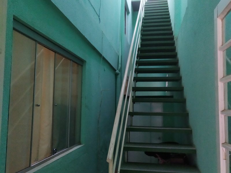 Casa à venda Riacho Fundo II-3A Etapa com 160m² e 4 quartos por R$ 890.000 - 974387222-foto-escada-ao-3o-pavimento.jpg