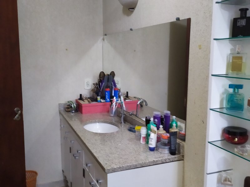 Casa à venda Riacho Fundo II-3A Etapa com 160m² e 4 quartos por R$ 890.000 - 97995515-foto-banheiro-casal-1b.jpg