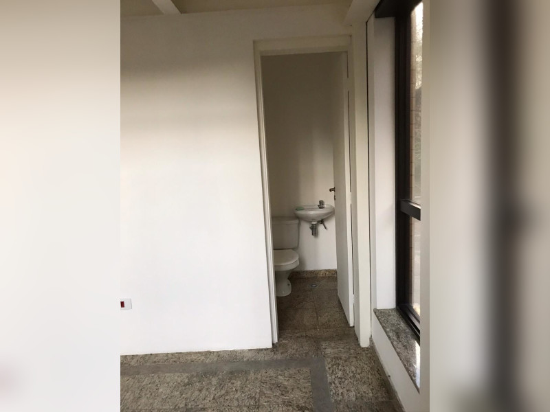 Comercial à venda Vila Mariana com 78m² e 1 quarto por R$ 640.000 - photo-2021-03-16-10-06-21.jpg