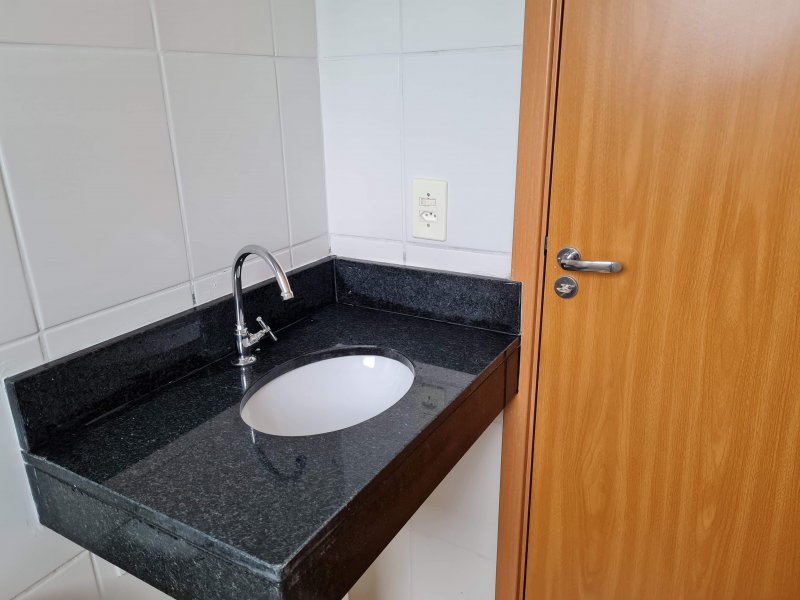 Apartamento à venda Parque Residencial Iguatemi com 39m² e 2 quartos por R$ 115.900 - 239708627-parque-acanto-banheiro-2.jpg