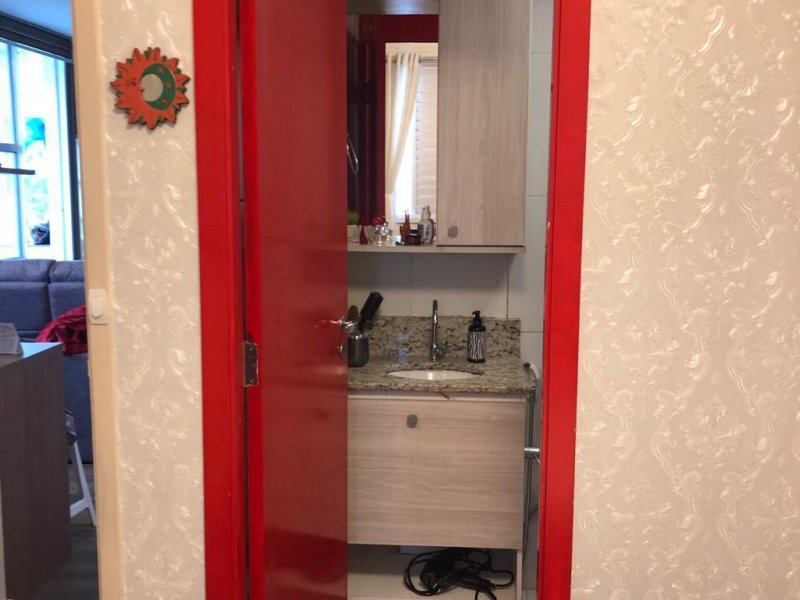 Apartamento à venda Vl. Bela com 60m² e 2 quartos por R$ 470.000 - 1470629348-porta-do-banheiro-da-suite.jpg
