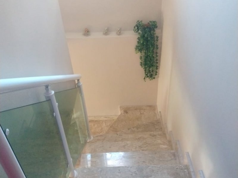 Casa à venda Tremembé com 119m² e 3 quartos por R$ 500.000 - 1830536589-13-escada-de-acesso-piso-superior.jpeg