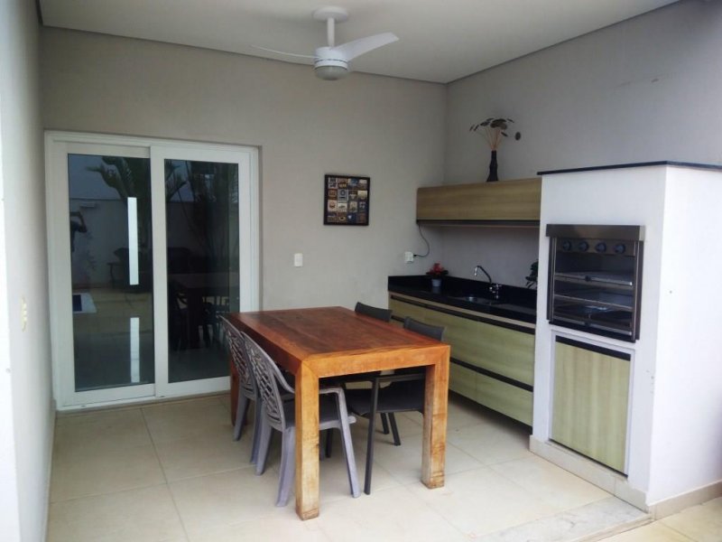 Casa de condomínio à venda Chácara Belvedere com 247m² e 4 quartos por R$ 1.200.000 - 2082915892-a15-area-gourmet-comp.jpg