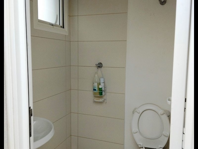 Casa de condomínio à venda Chácara Belvedere com 247m² e 4 quartos por R$ 1.200.000 - 93647109-a20-banheiro-piscina-comp.jpg