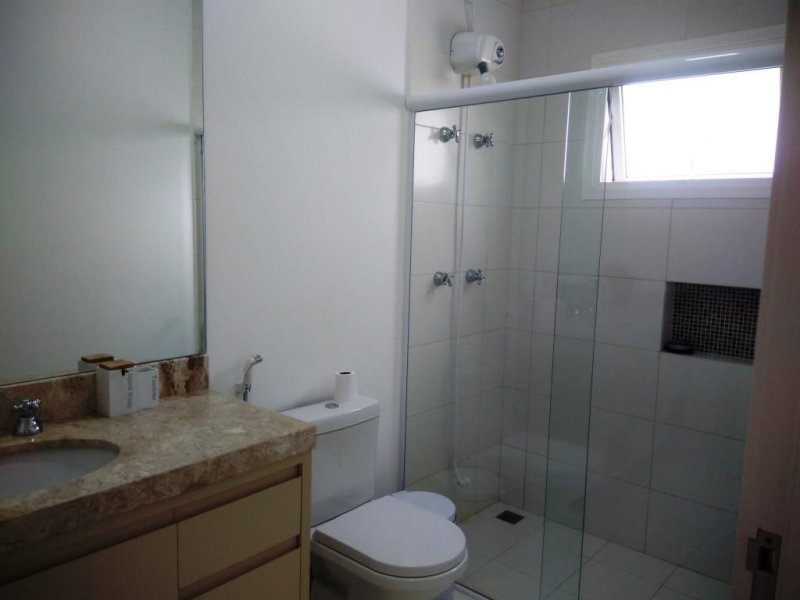 Casa de condomínio à venda Chácara Belvedere com 247m² e 4 quartos por R$ 1.200.000 - 953458097-a6-banho-social-comp.jpg