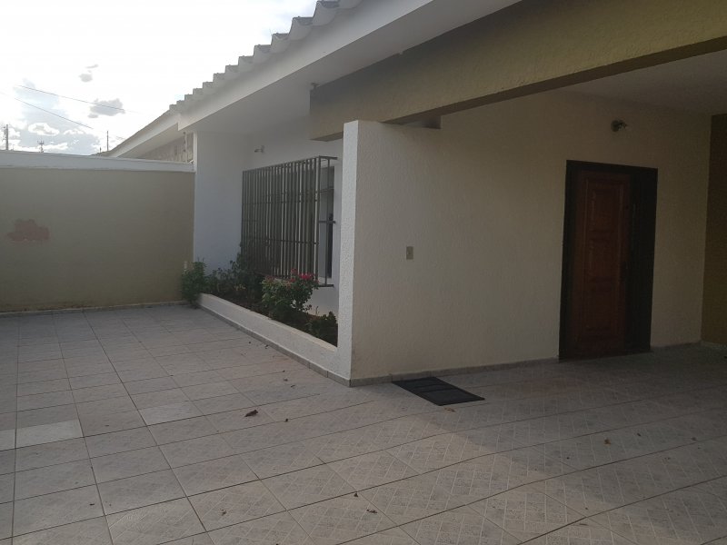 Casa à venda Parque Quinta das Paineiras com 370m² e 4 quartos por R$ 650.000 - 1707814793-foto-frente-copia.jpg