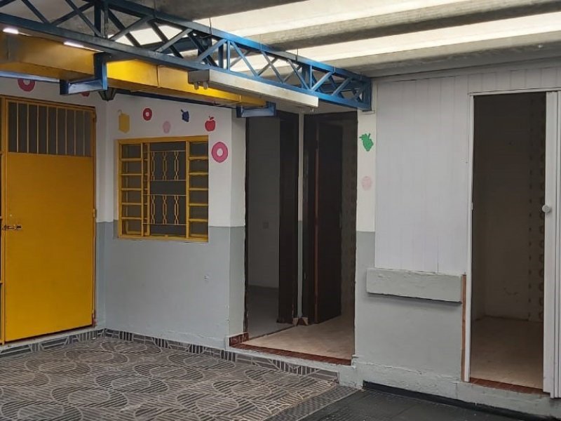 Casa à venda Chácara Agrindus com 238m² e 3 quartos por R$ 850.000 - 1007576725-43.jpg