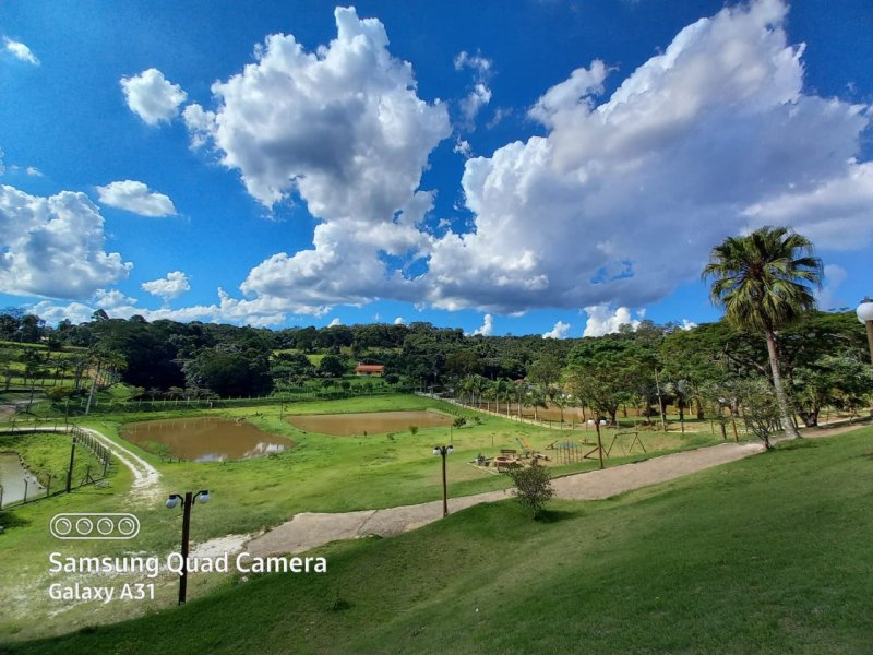 imóvel com 22000m² - Centro - Biritiba-mirim