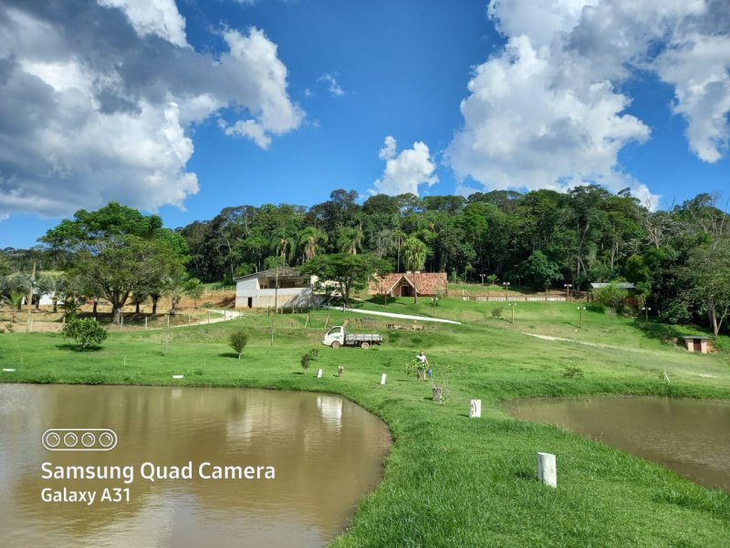 imóvel com 22000m² - Centro - Biritiba-mirim