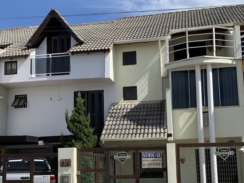 Casa à venda Centro com 110m² e 3 quartos por R$ 399.000 - 1556111202-6c18aea1-e474-4a70-8ab8-44e1eec7d3a5.jpeg