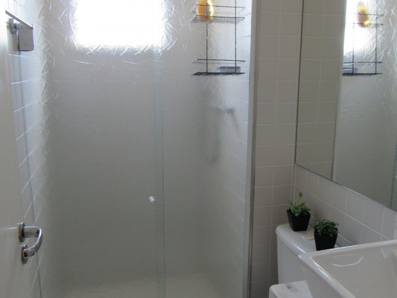 Apartamento à venda Pinheiros com 53m² e 2 quartos por R$ 912.000 - 383628882-banheiro-suite-1.JPG