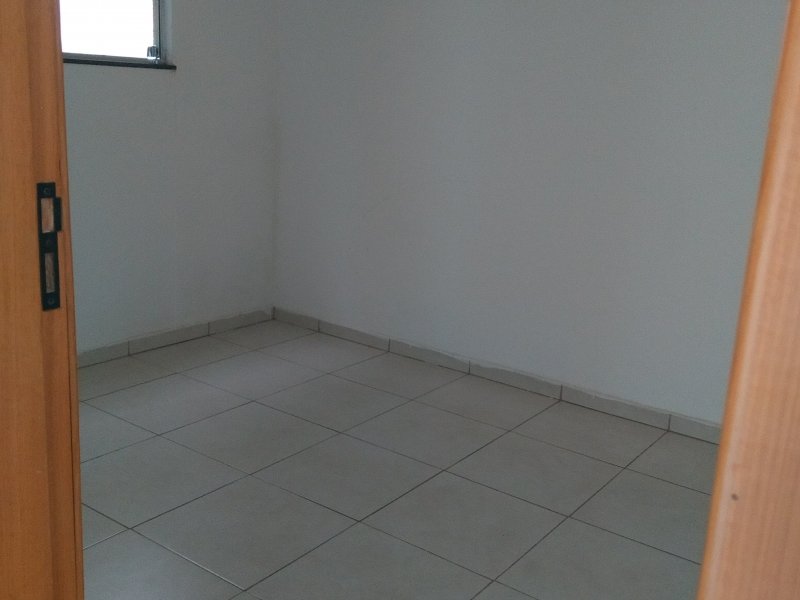 Apartamento à venda Jardim Maria Inês com 67m² e 3 quartos por R$ 148.000 - 2080303307-img-20180311-180521334.jpg
