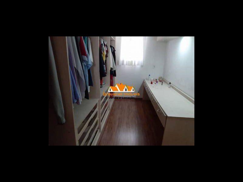 Casa à venda Vila M Genoveva com 260m² e 4 quartos por R$ 1.100.000 - 1089589616-closet.jpg