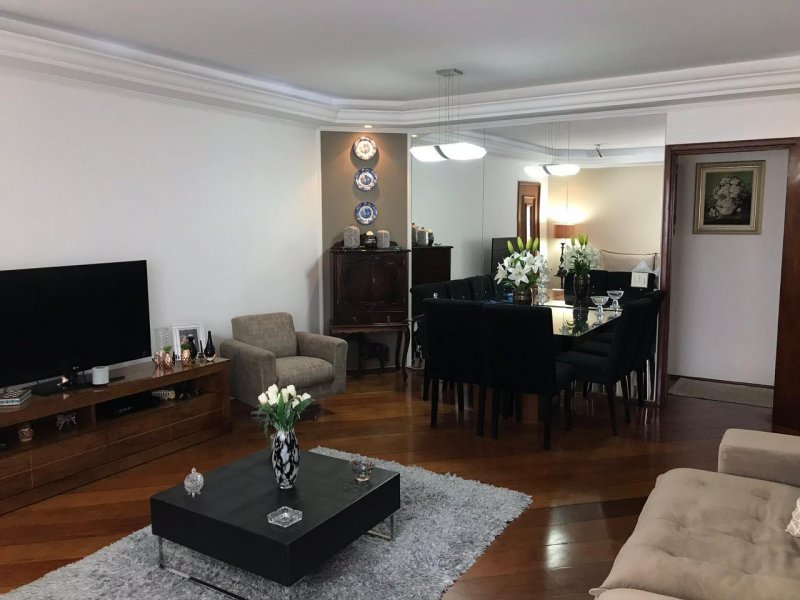 Apartamento à venda Centro com 120m² e 3 quartos por R$ 690.000 - 257347937-sala-com-moveis-3.jpeg