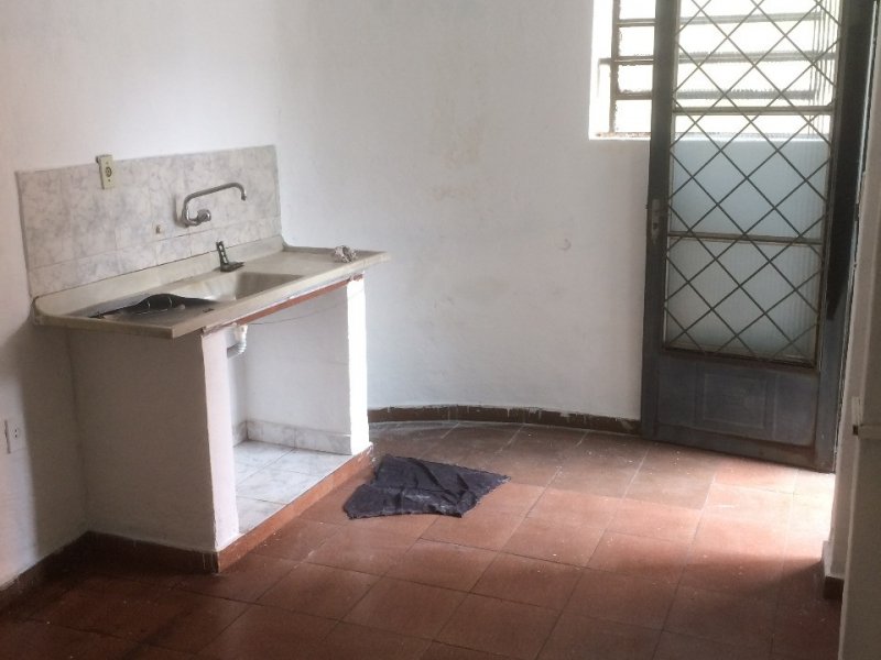 Casa à venda Parque Regina com 290m² e 5 quartos por R$ 650.000 - 1654575520-cozinha.jpg