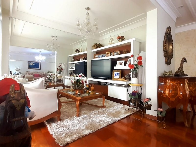 imóvel com 180m² - Vila Adyana - Sao Jose dos Campos