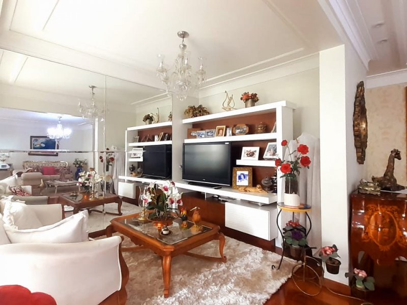 imóvel com 180m² - Vila Adyana - Sao Jose dos Campos