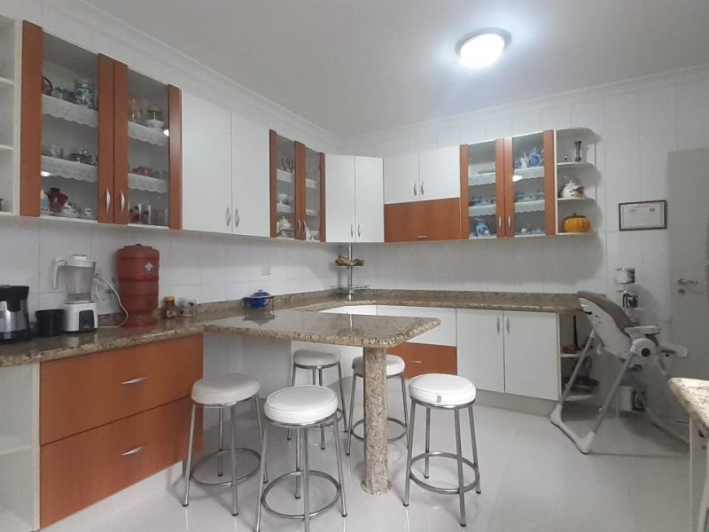 imóvel com 180m² - Vila Adyana - Sao Jose dos Campos