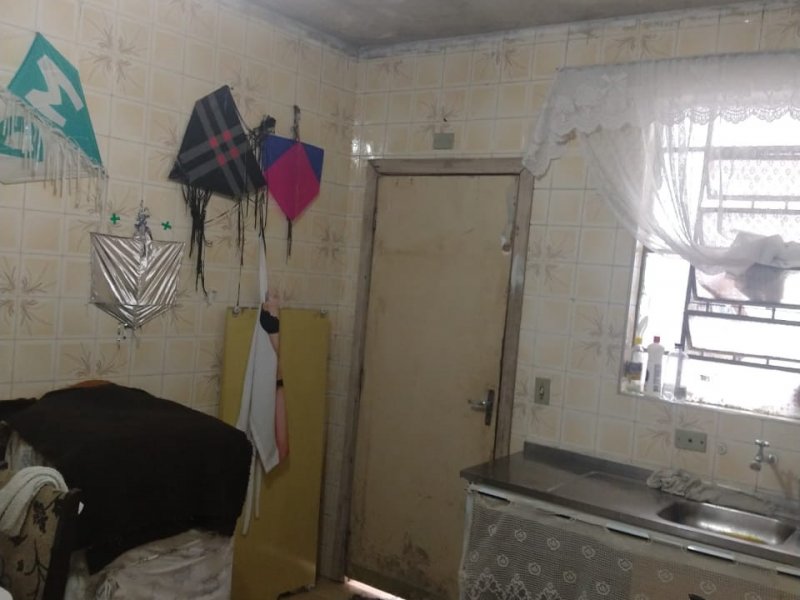 Casa à venda Vila das Mercês com 200m² e 2 quartos por R$ 350.000 - 589336279-entrada-pela-cozinha-2a-casa.jpeg