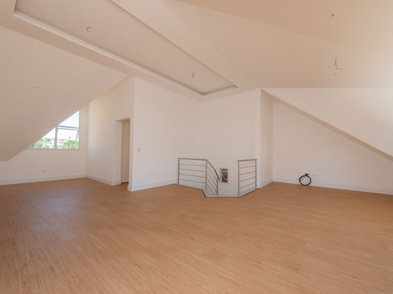 imóvel com 231m² - Boa Vista - Curitiba
