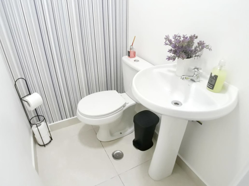 Comercial à venda Vila Mariana com 40m² e 1 quarto por R$ 630.000 - aw-1310-wc-ent.jpeg