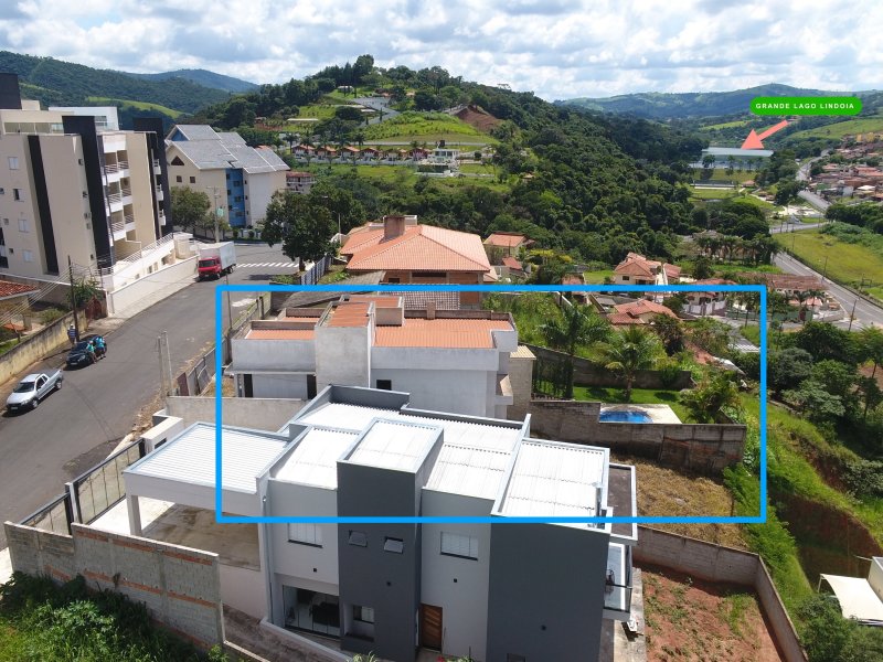 Casa à venda CENTRO com 250m² e 3 quartos por R$ 650.000 - 133536021-foto-lateral.jpg