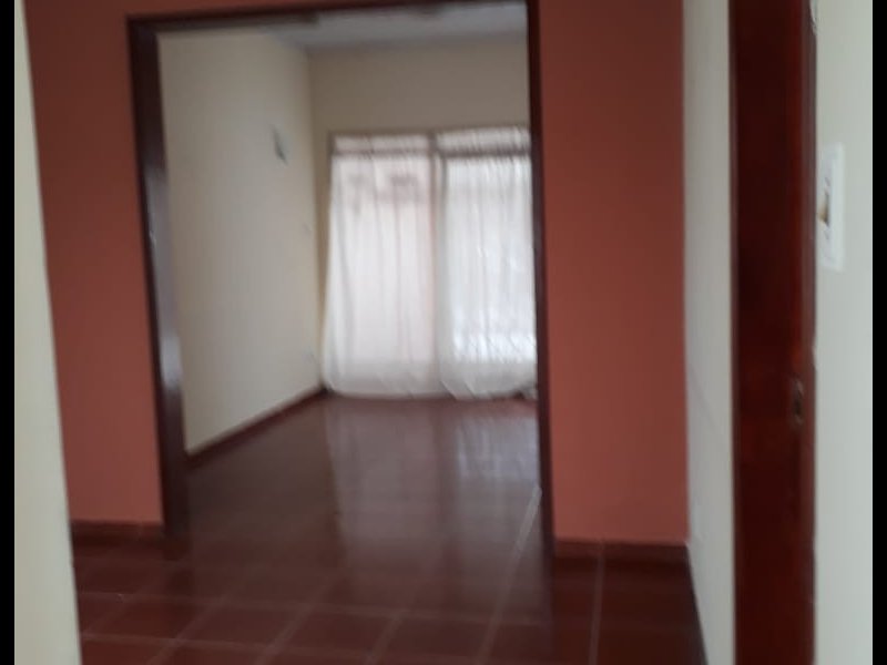 Casa à venda Centro com 218m² e 4 quartos por R$ 590.000 - 1001922953-sala-2.jpeg