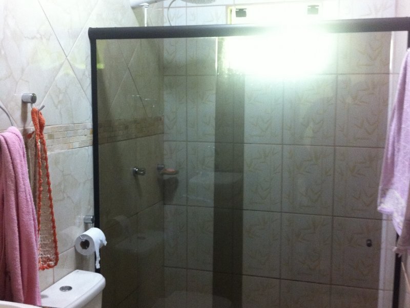 Casa à venda Jardim Belvedere com 257m² e 3 quartos por R$ 330.000 - 2101911153-banheiro-suite-box.jpeg