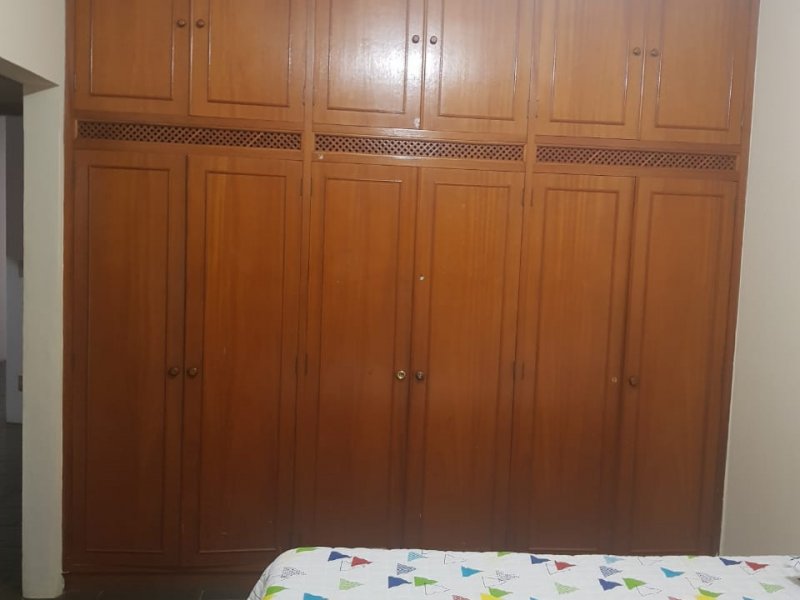 Casa à venda Parque Quinta das Paineiras com 351m² e 4 quartos por R$ 650.000 - 252438874-foto-quarto-2-armario.jpg