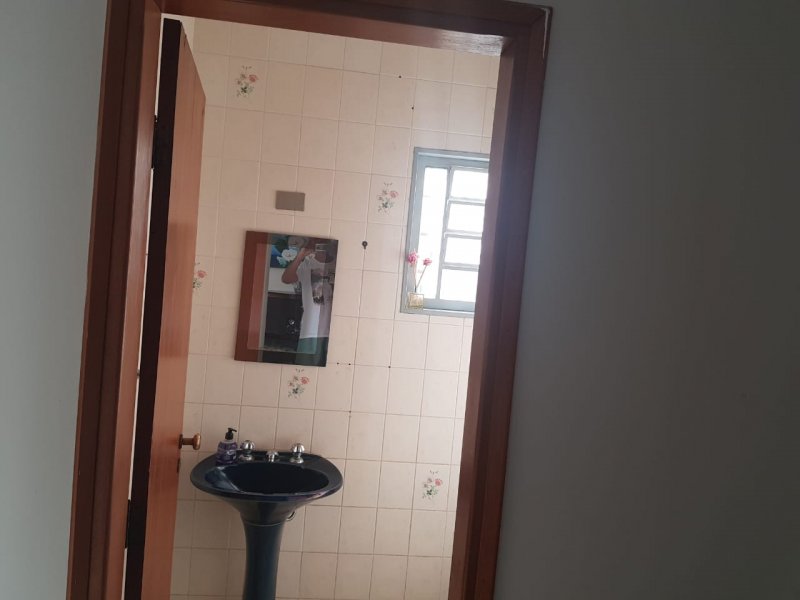 Casa à venda Parque Quinta das Paineiras com 351m² e 4 quartos por R$ 650.000 - 331070888-foto-lavabo.jpg